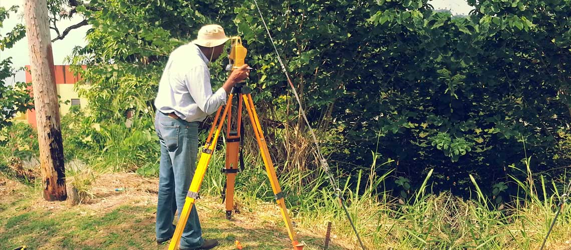 land surveyor