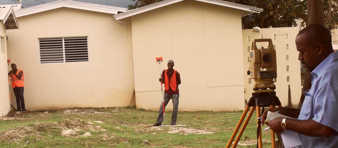 land surveyor